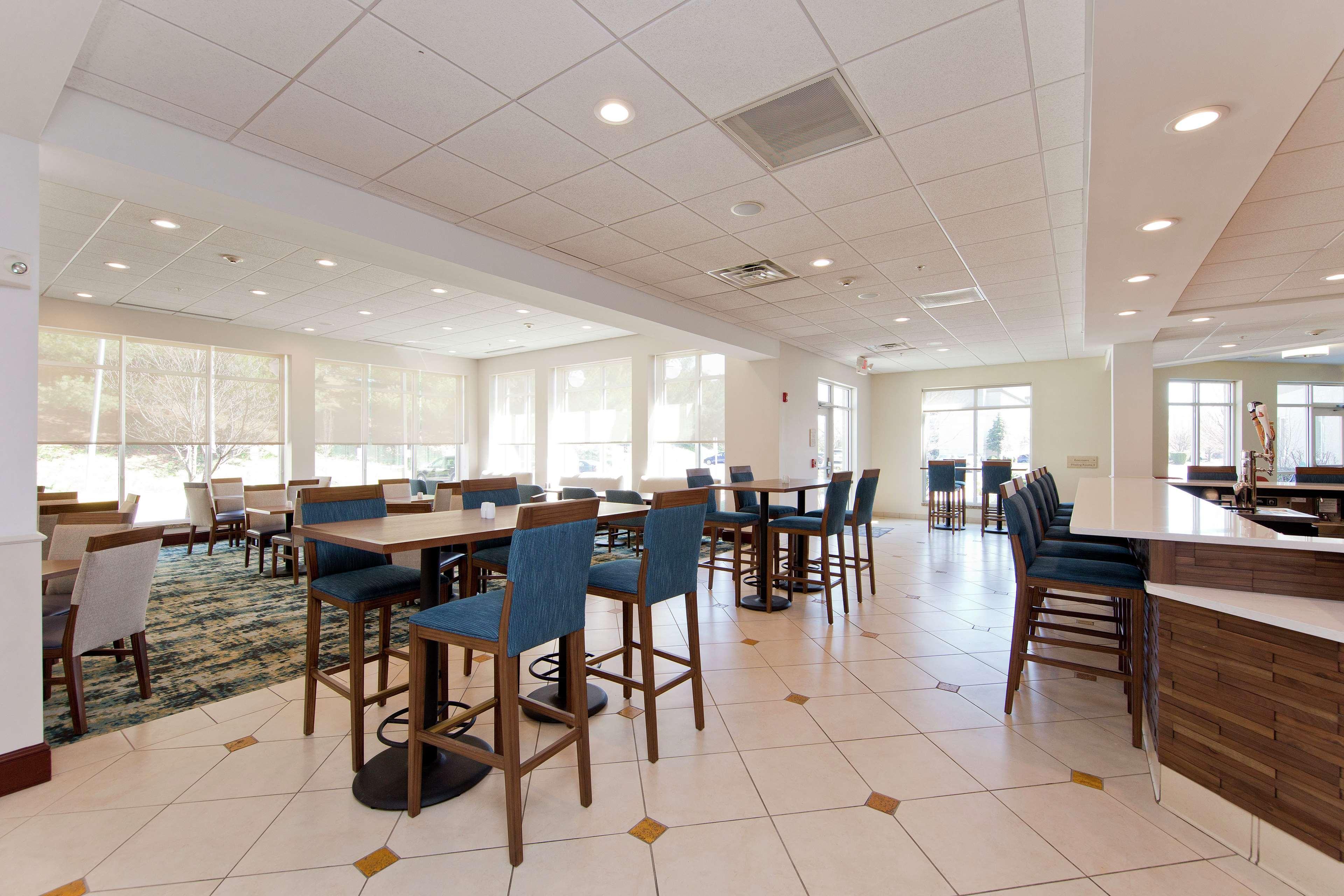 Hilton Garden Inn Winchester Exterior photo