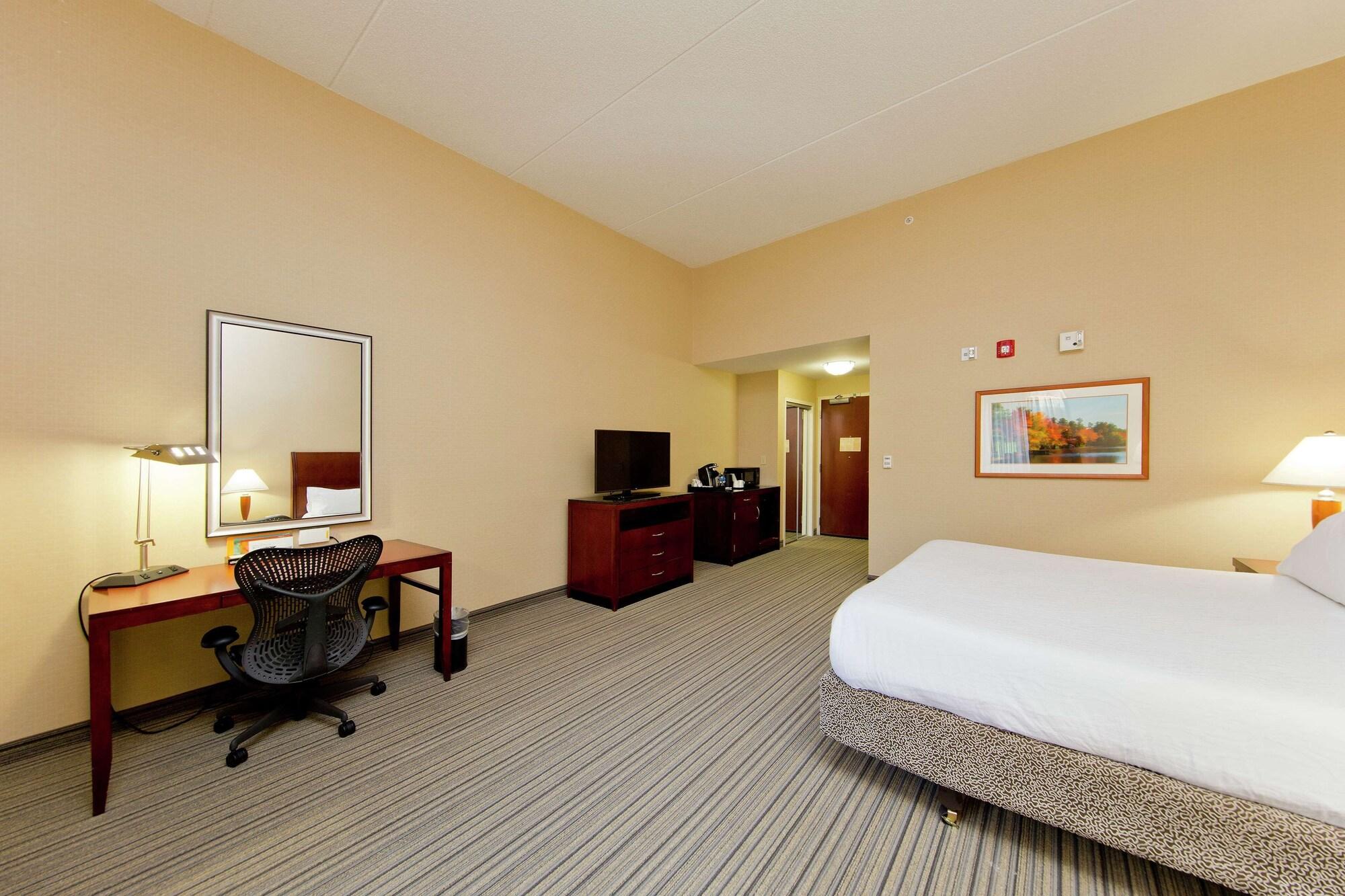 Hilton Garden Inn Winchester Exterior photo
